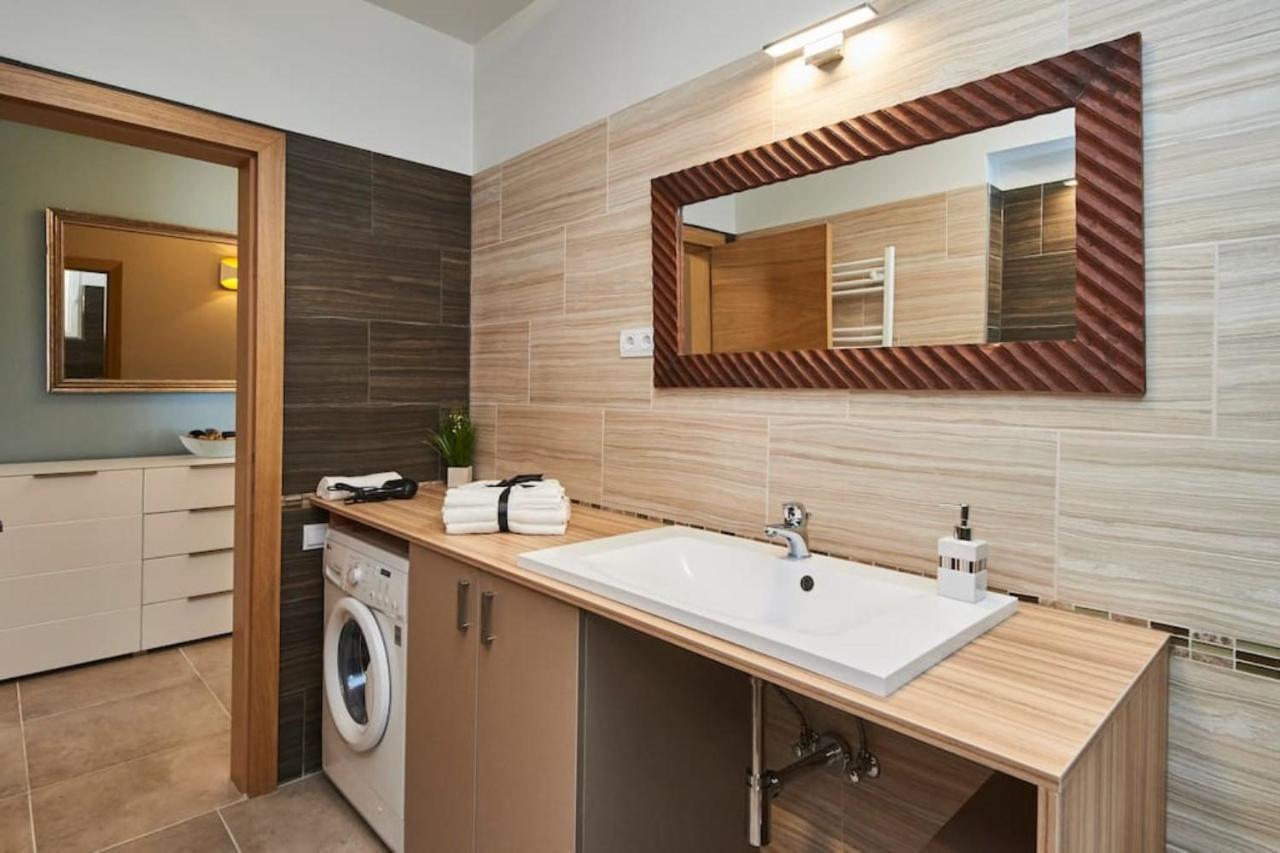 בודפשט Orangehomes Fantastic 3 Bedrooms Apartment Dohany Street מראה חיצוני תמונה
